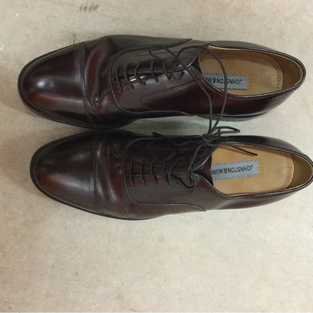 Johnston & Murphy Men’s Dark Brown Leather Cap-Toe Oxfords